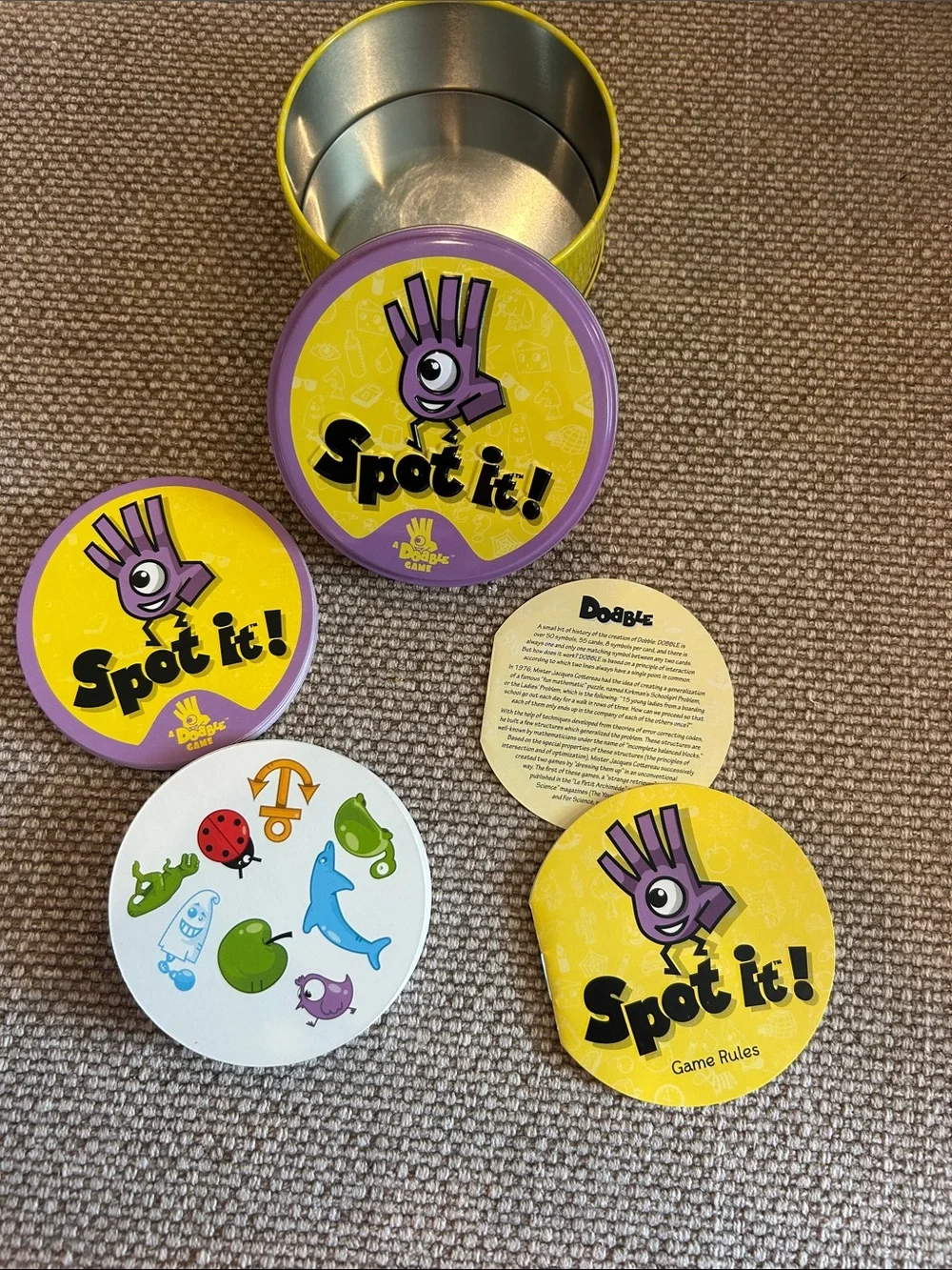 Spot it! Compact Card Game - Yellow & Purple